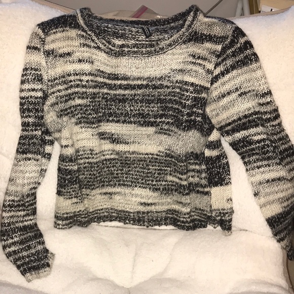 H&M Sweater - Picture 1 of 2